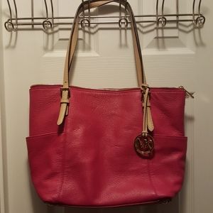 Michael Kors Jet Set pebbled leather tote